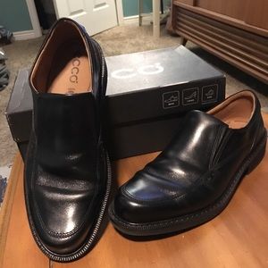 Ecco black leather dress shoes Euro sz 44